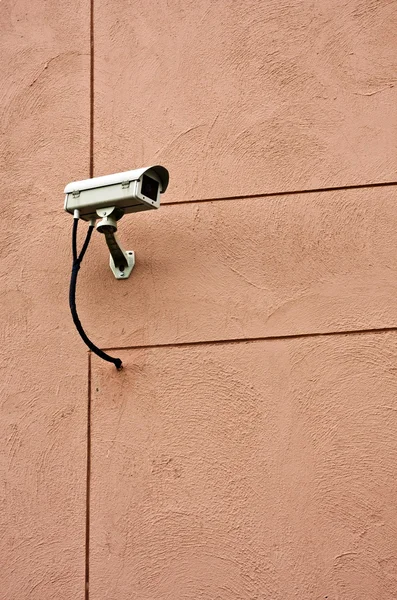 Câmera de segurança CCTV e parede em branco . — Fotografia de Stock