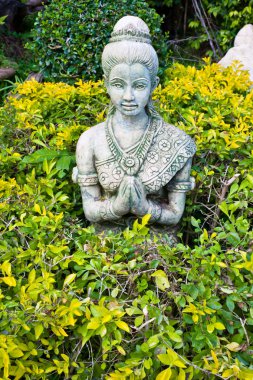 Heykel Merhaba Tay tarzında.