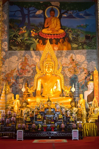 Buddha in the church at wat phra that chor hae.lanna northern,th — Stock Photo, Image