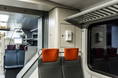 Elektrikli tren stadler modern deri koltuklu..