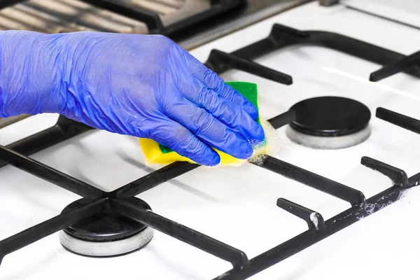 Hand Housewife Girl Economic Glove Wipes Sponge Grate Gas Stove — Stock Photo, Image