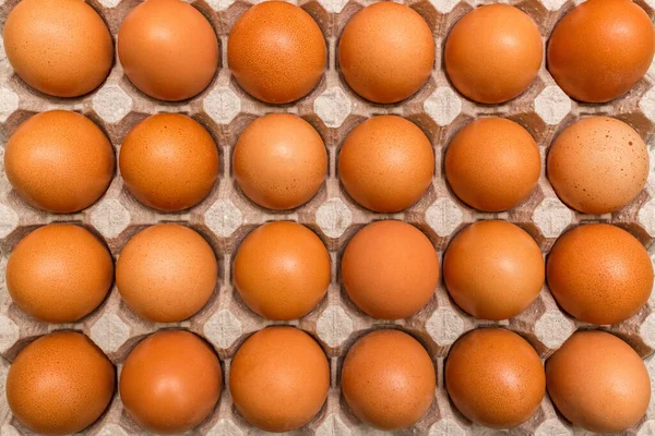Сирі Коричневі Курячі Яйця Фоні Картонного Лотка — стокове фото