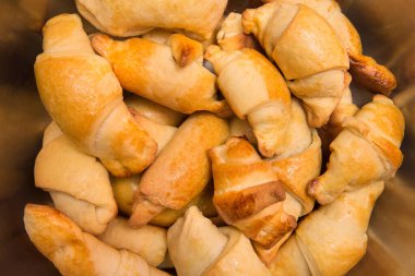 Kruvasan geçmişi. Taze ev yapımı kekler. Çörek fırını..