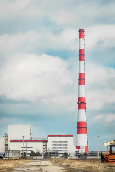 Zona Industrial Construcción Exterior Una Central Térmica Con Chimenea Sobre —  Fotos de Stock