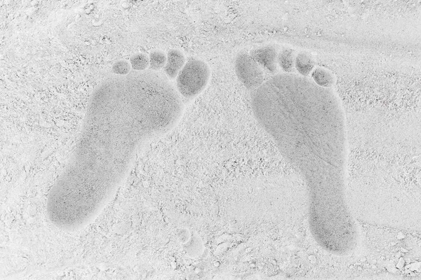 Traces Jambes Mâles Femelles Sur Fond Sable Blanc Plage Gros — Photo