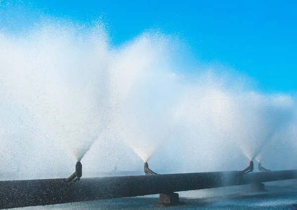 Fuentes Sistema Tuberías Agua Refrigeración Una Central Térmica Salpicar Fuente — Foto de Stock