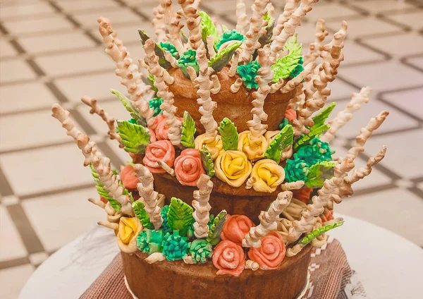 Multi Tiered Pie Decoration Form Creamy Multicolored Roses Dessert Cake — Stock Photo, Image