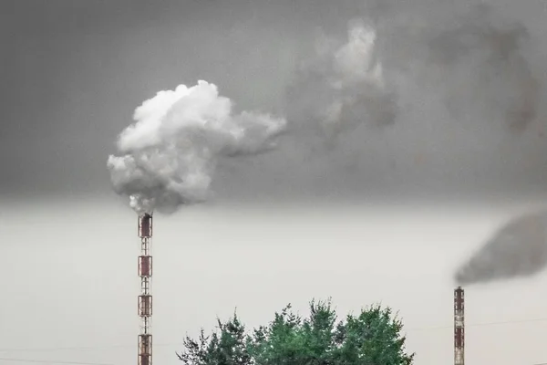Dirty Gray Smoke Released Chimney Industrial Plant Pollutes Atmosphere Environment — Stock Photo, Image