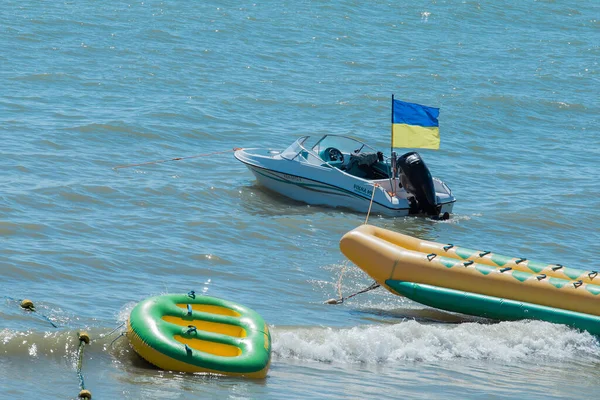 Ukraine Iron Port August 2020 Tom Motorbåd Nær Kysten Stranden - Stock-foto