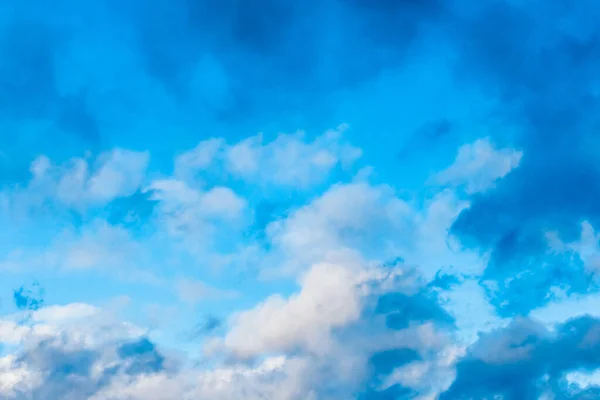 Textura Azul Céu Com Nuvens Brancas Suaves Fundo — Fotografia de Stock
