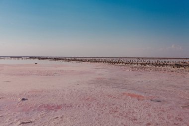 Pembe göl dünyanın en güzel yerlerinden biridir.