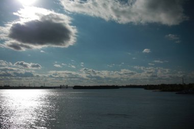 Gökyüzünde bir grup bulut