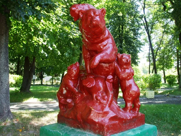 Parque Cidade Escultura Que Retrata Urso Com Filhotes Ninhada Escultura — Fotografia de Stock