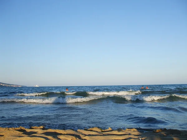 Karadeniz sahilleri, kum, plaj, dalgalar