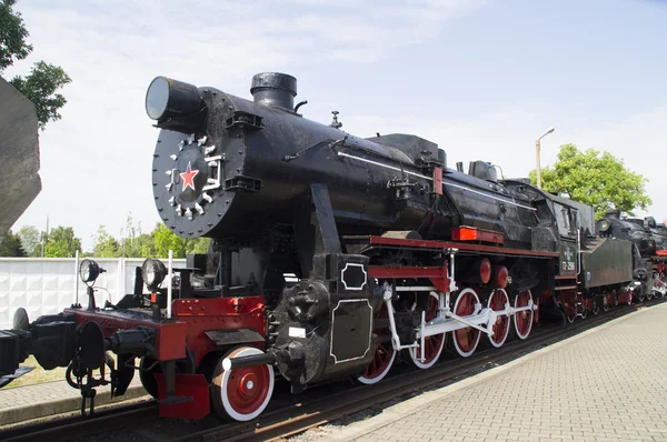 Vintage trem a vapor estacionado em um museu de equipamentos ferroviários. Brest. Bielorrússia — Fotografia de Stock