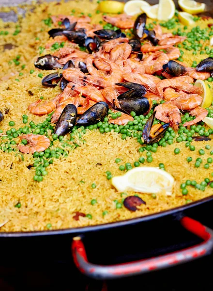 Paella with fried rice and shrimp close up. — Stock Photo, Image