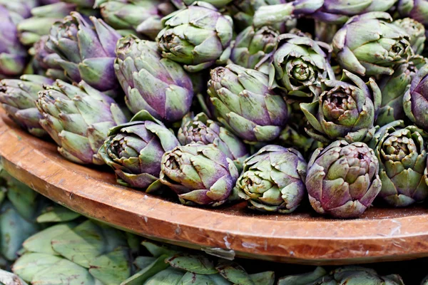 Artichokes in Basket — Stock Photo, Image