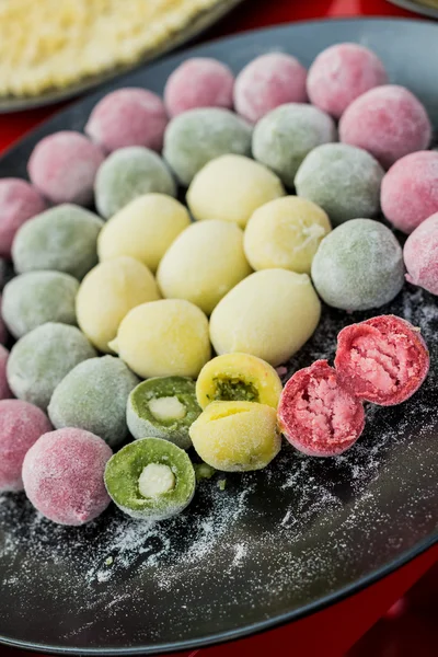 Kolorowe desery domowej roboty — Zdjęcie stockowe