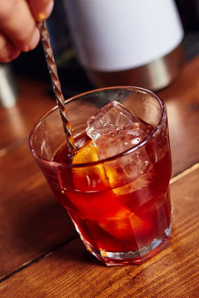 Klassischer Negroni-Cocktail — Stockfoto