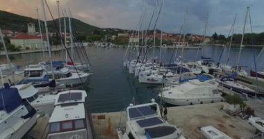 Güzel küçük kasaba Sibenik havadan görünümü.