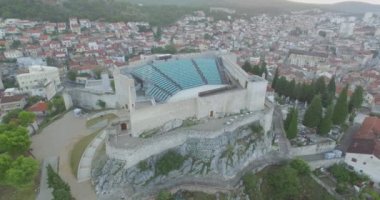 Güzel küçük kasaba Sibenik havadan görünümü.