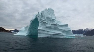 Galapagos Adaları olarak Darwin kemer gibi buzdağı kemer