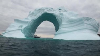 Galapagos Adaları olarak Darwin kemer gibi buzdağı kemer