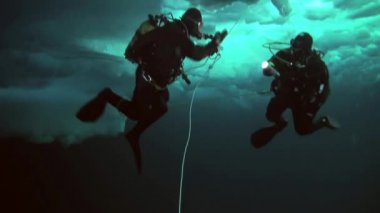 Arctic coğrafi Kuzey Kutbu'ndaki tüplü dalış.