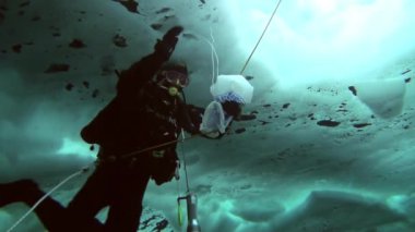 Arctic coğrafi Kuzey Kutbu'ndaki tüplü dalış.