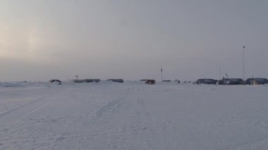 Kuzey Kutbu yakınlarında kamp Barneo Arctic buz.