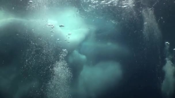 Unikke Filming Optagelse af isbjerg under vand . – Stock-video