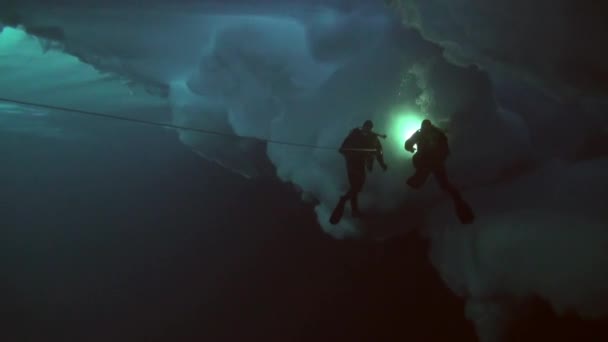 Immersioni in Artico al Polo Nord geografico . — Video Stock