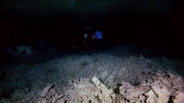 Meksika Dos Ojos hipotermik yeraltı taze göl.