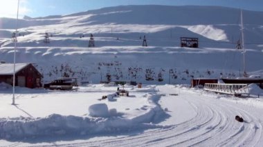 Arazi ve Binalar, yollar şehrin Longyear.