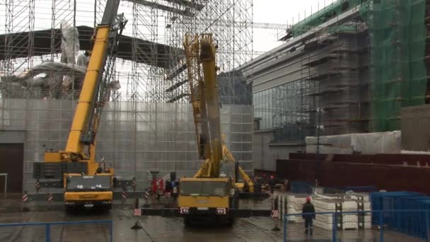 Construcción de la escultura Obrero y Koljóz Mujer fue hecha por Vera Mukhina — Vídeo de stock