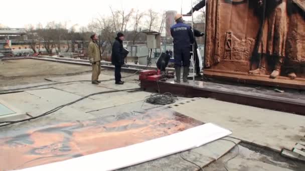 Stavbu sochařky a Kolkhozovy ženy zhotovila Věra Mukhina — Stock video