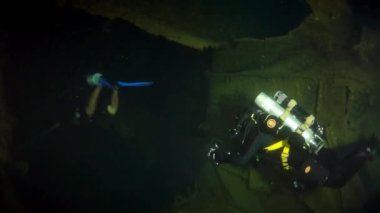 Chuuk Adaları 'ndaki gemi enkazının Truk Gölü' nde dalış..