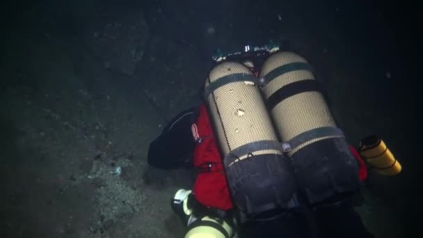 巴伦支海沉船事件的潜水员 — 图库视频影像