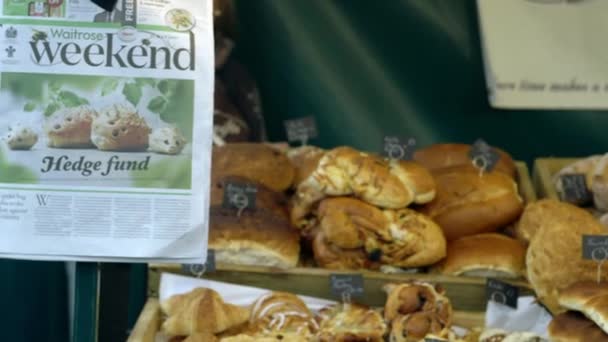 Mostra, exposição, mostra com pão no festival de primavera de comida RHS Malvern Hills. — Vídeo de Stock