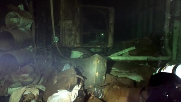 Persoonlijke dingen van dode mensen op onderwater schipbreuk Salem Express. — Stockvideo
