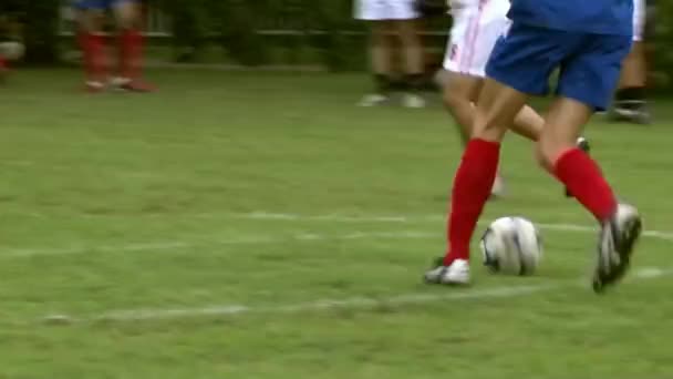 Jogadores de futebol fazem jogo durante eventos corporativos. — Vídeo de Stock