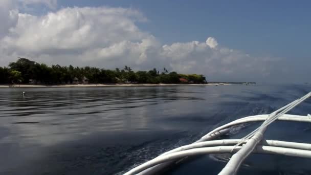 Bamboo wings of philippine boat on background of sea on Philippines islands. — Stock Video