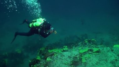 Baykal Gölü 'nün sualtı dalgıcı araştırmacı..