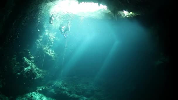ユカタン・メキシコの水中洞窟は. — ストック動画