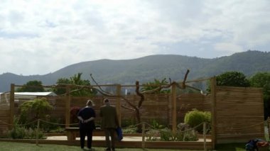 Bahar festivali RHS Malvern Hills 'in peyzaj tasarımı.