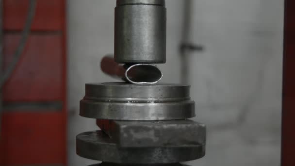 Comprobación de fugas de tubos de acero inoxidable en fábrica. — Vídeos de Stock