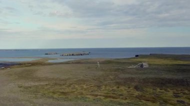 Novaya Zemlya Çölü kıyılarının hava manzarası.