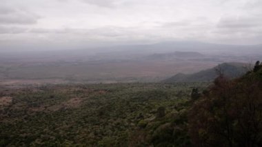Kenya dağının tepesinden çarpıcı bir manzara..