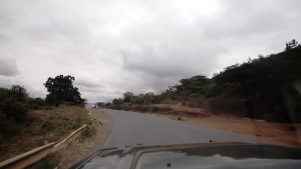Снимок Кенийской долины, сделанный из движущейся машины. — стоковое видео