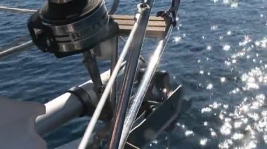 Malzeme ve yelkenli yatının detayları.